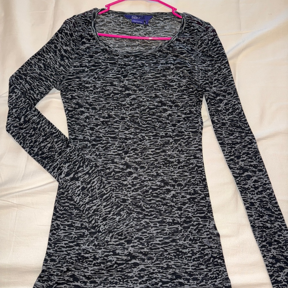 Cyrus Black and Gray Patterned Top